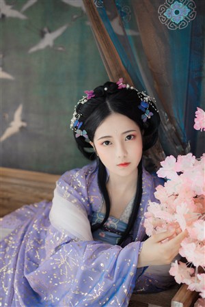 少女吃春晚药第1集免费观看